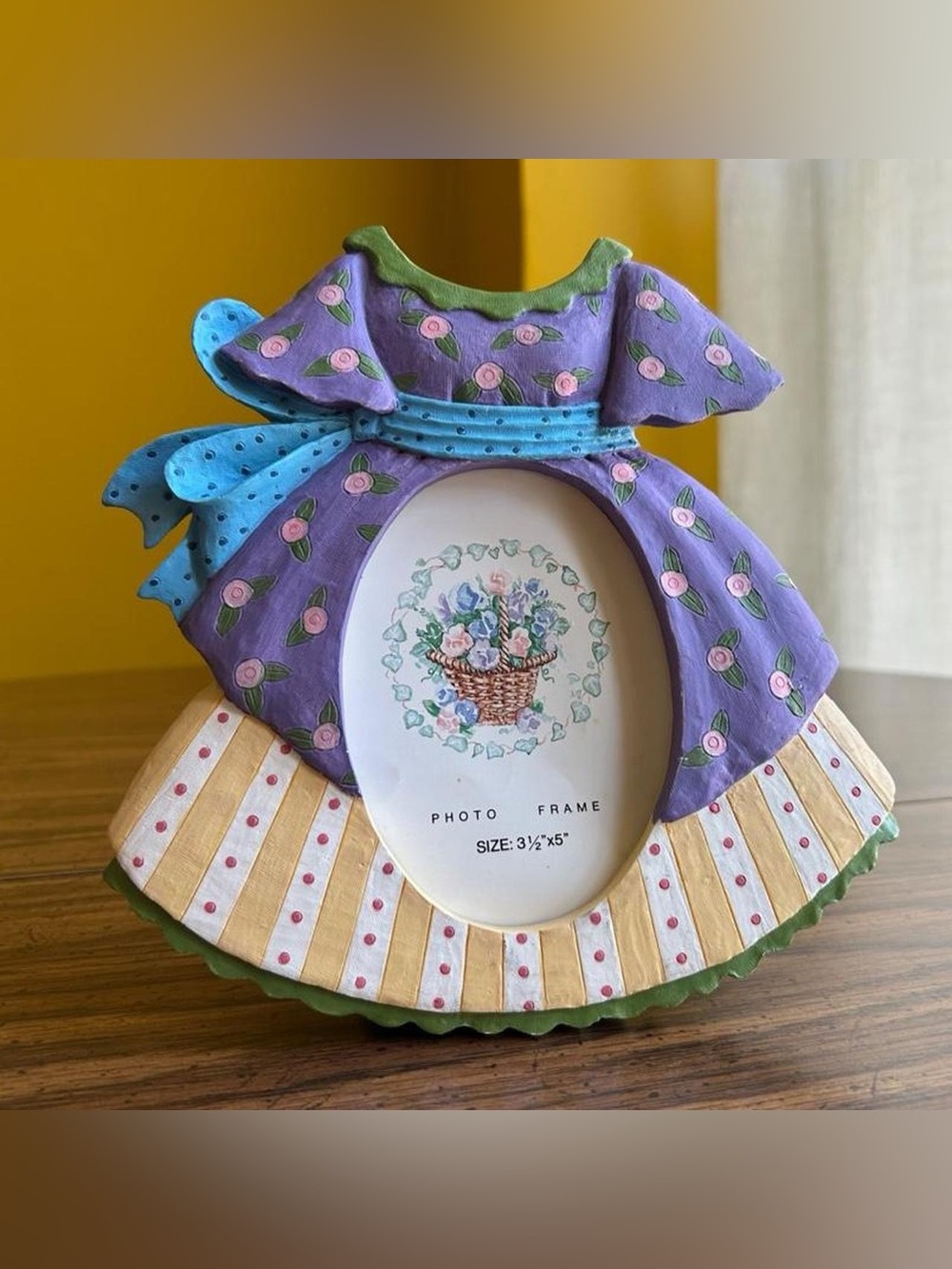 Vintage 90s dress photo frame